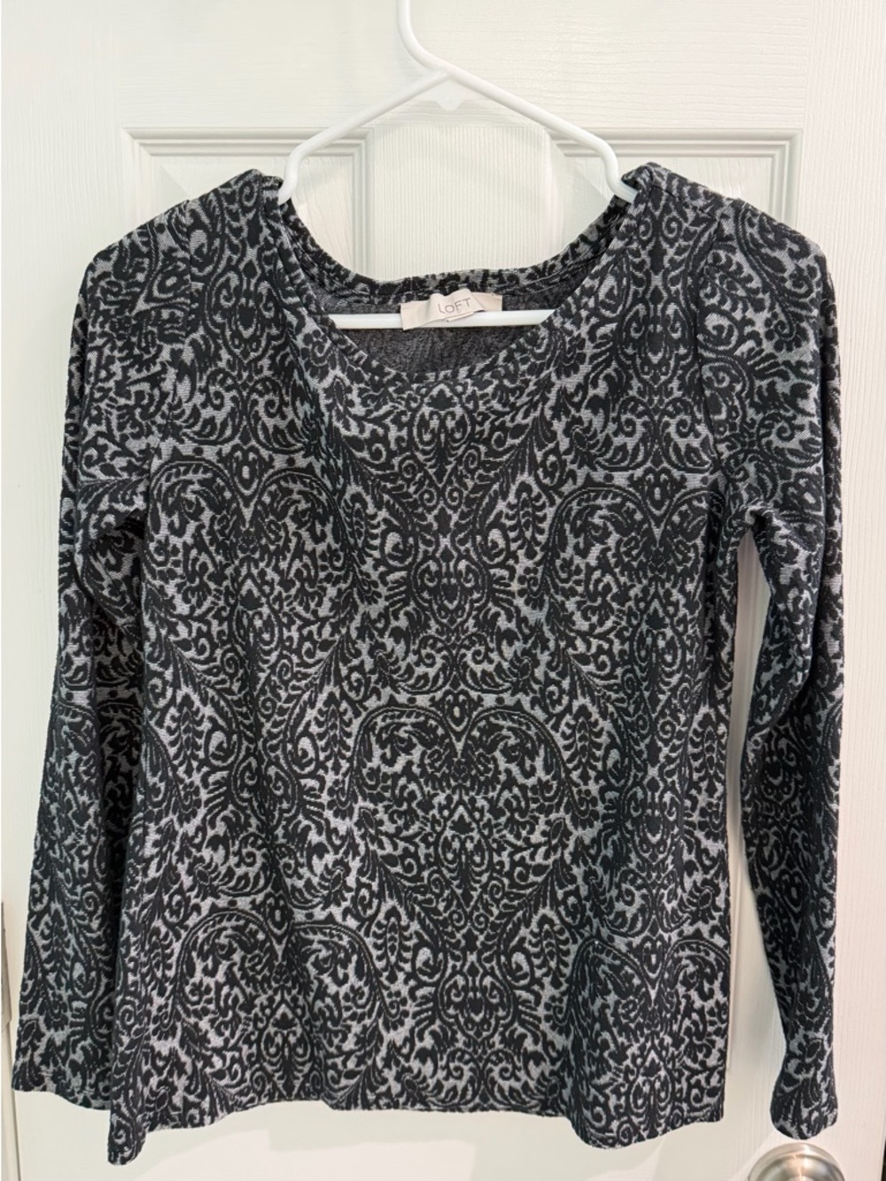 LOFT Black & Gray Damask-Print Long Sleeve Top